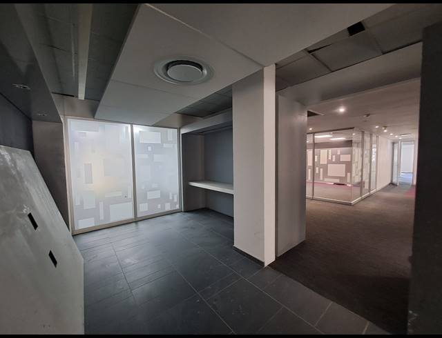 1,182M² OFFICE TO LET IN ILLOVO